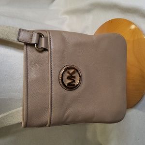 Being leather Michael kors crossbody hip bag